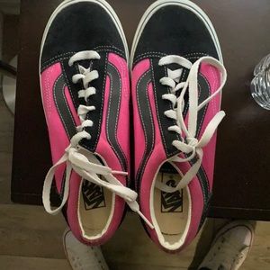 Vans women’s tennis shoes